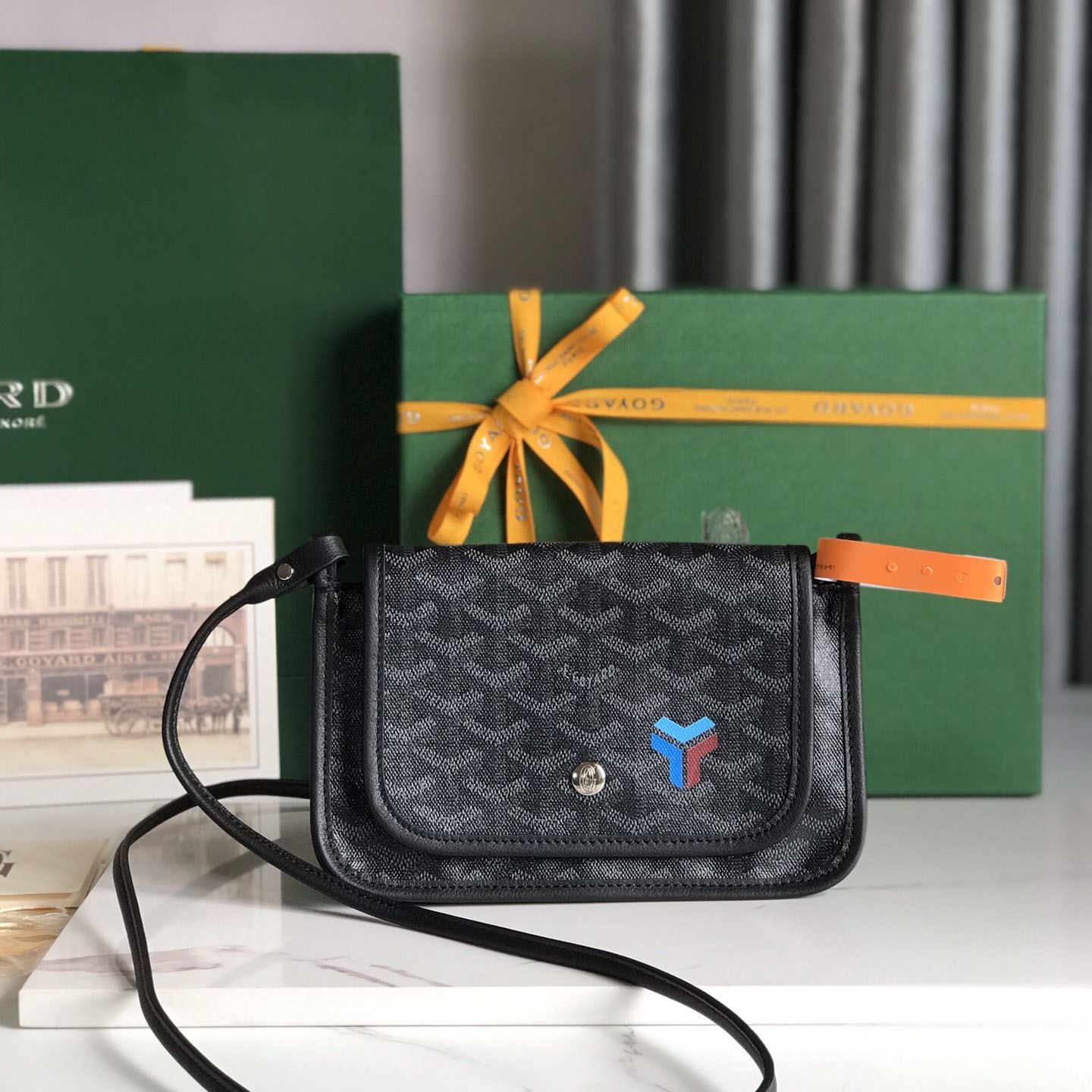 Go*ard clutch bags